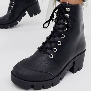 Chunky hip boots